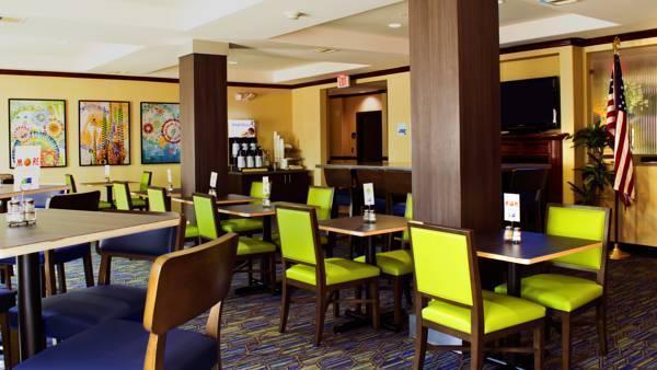 Holiday Inn Express Hotel & Suites Waller By Ihg Exterior foto