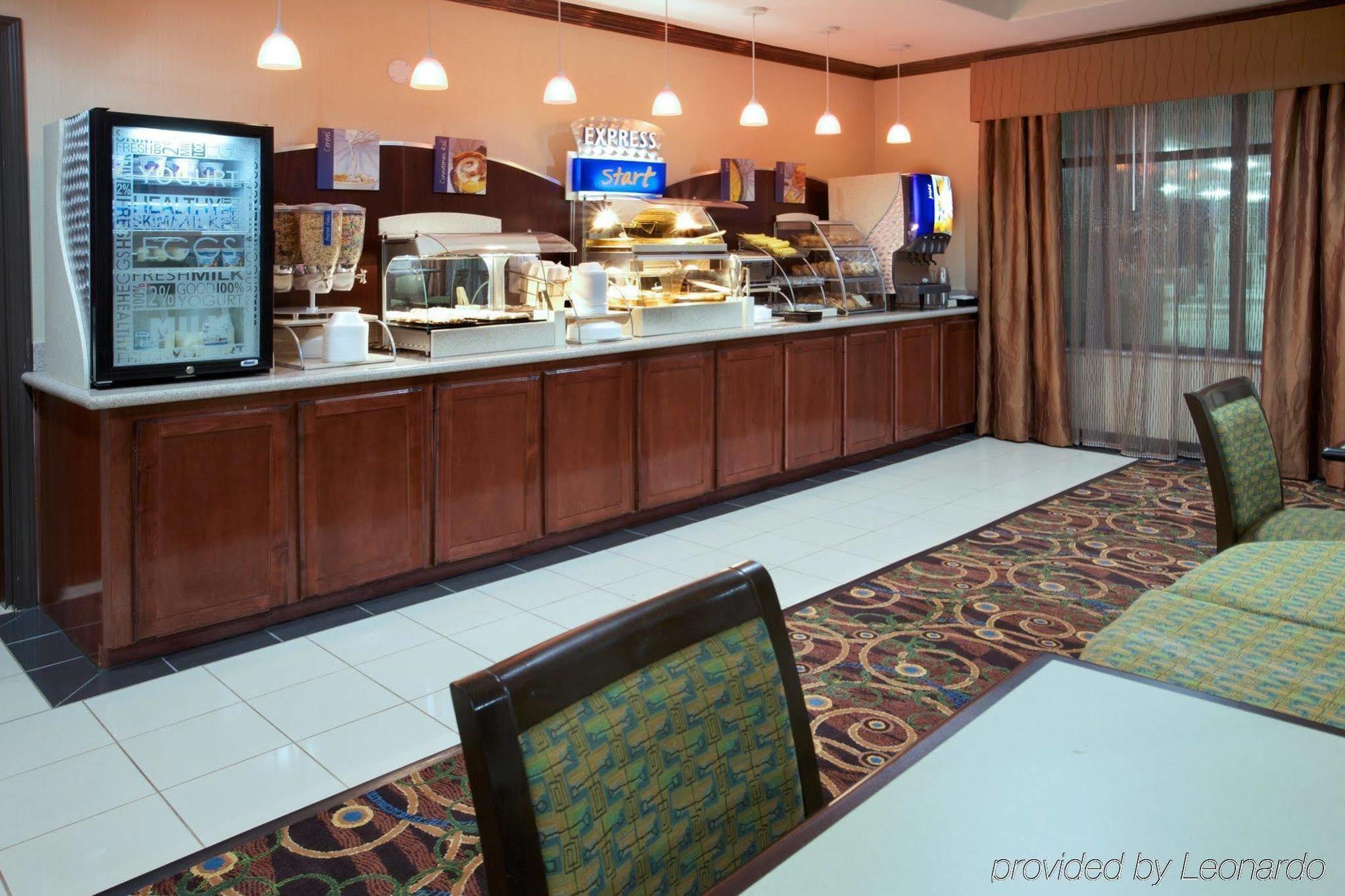 Holiday Inn Express Hotel & Suites Waller By Ihg Exterior foto